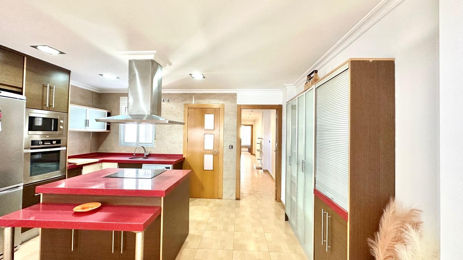 For sale - 3 Bedroom 1 Bathroom Apartment in Torrevieja - Centro  - Alicante
