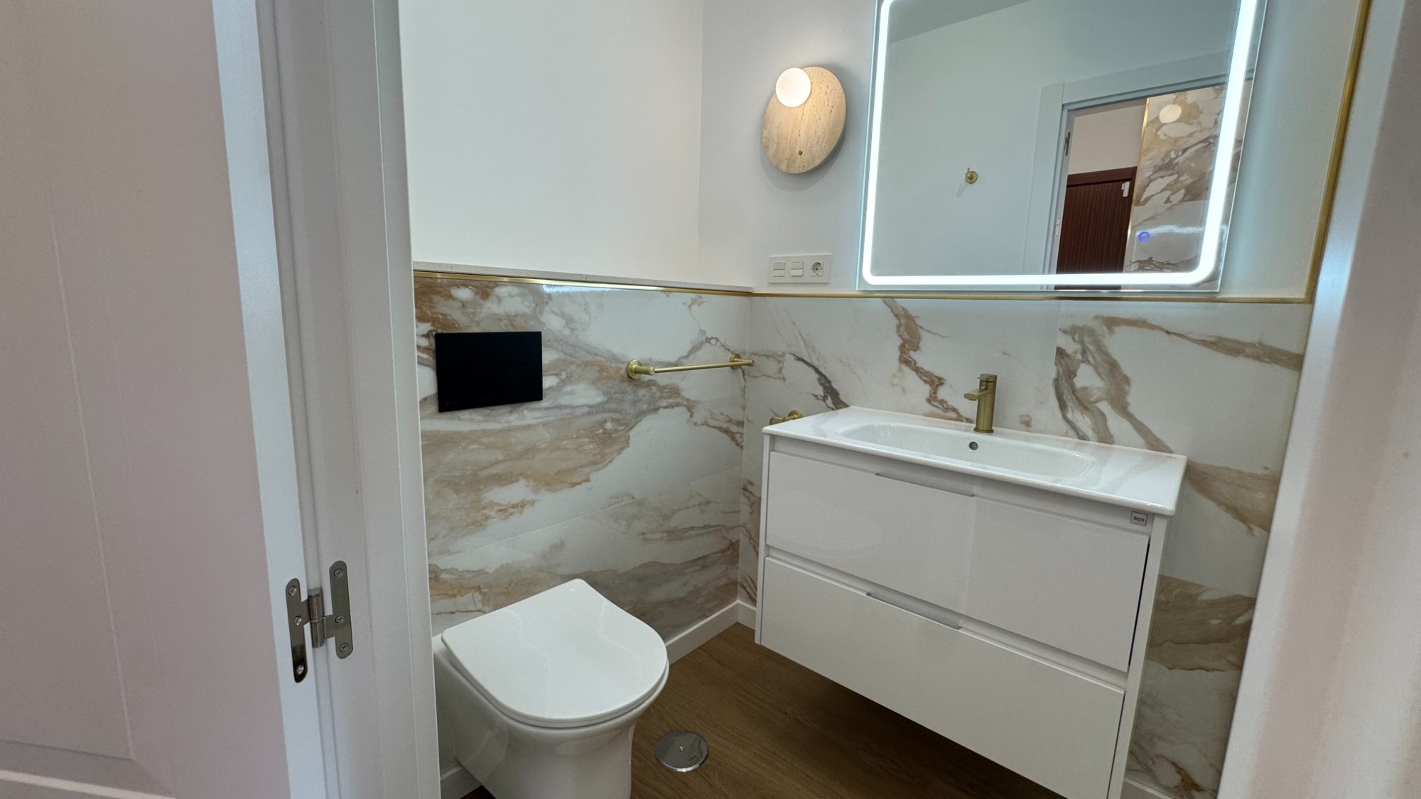 For sale - 2 Bedroom 1 Bathroom Apartment in Torrevieja - Costa Blanca  - Alicante