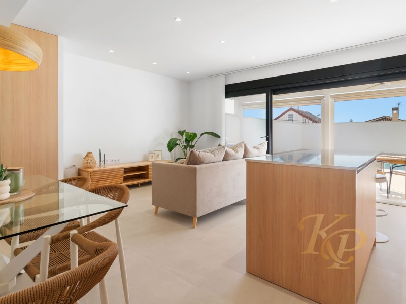 For sale - 3 Bedroom 2 Bathroom Villa in Torrevieja - Costa Blanca  - Alicante