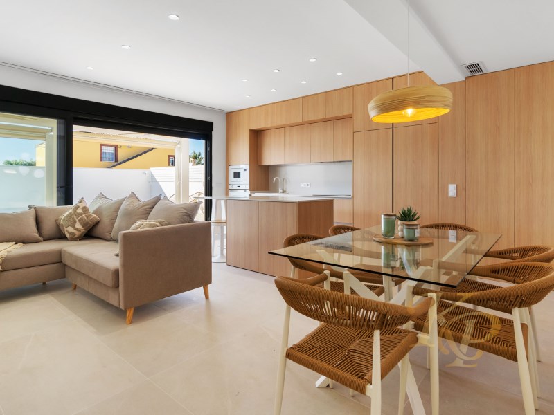 For sale - 3 Bedroom 2 Bathroom Villa in Torrevieja - Costa Blanca  - Alicante