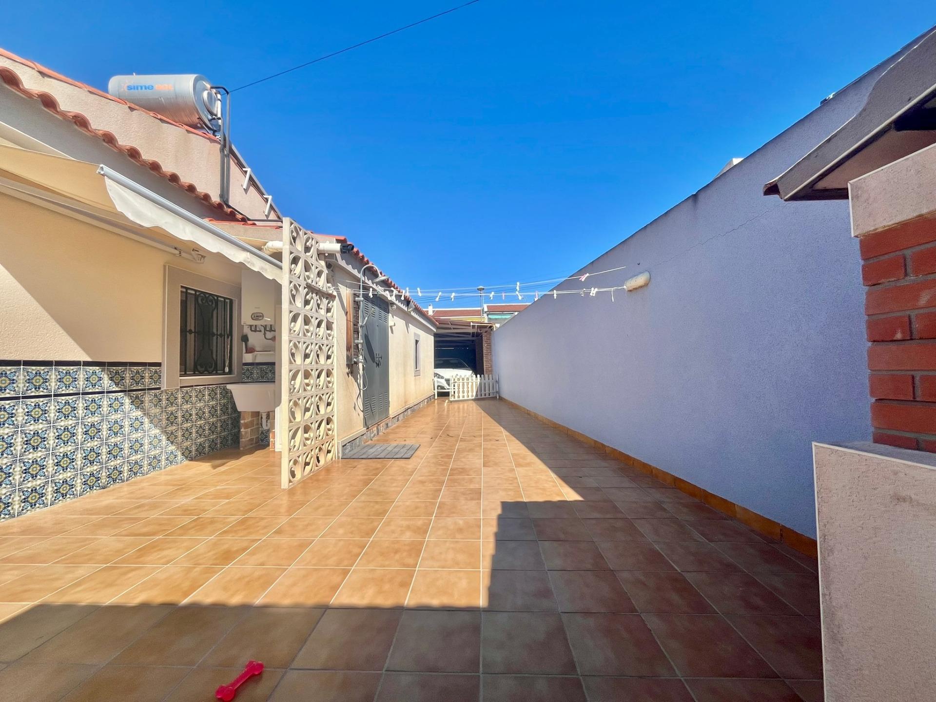 For sale - 3 Bedroom 2 Bathroom Villa in Torrevieja - Los Balcones - Los Altos Del Edén  - Alicante