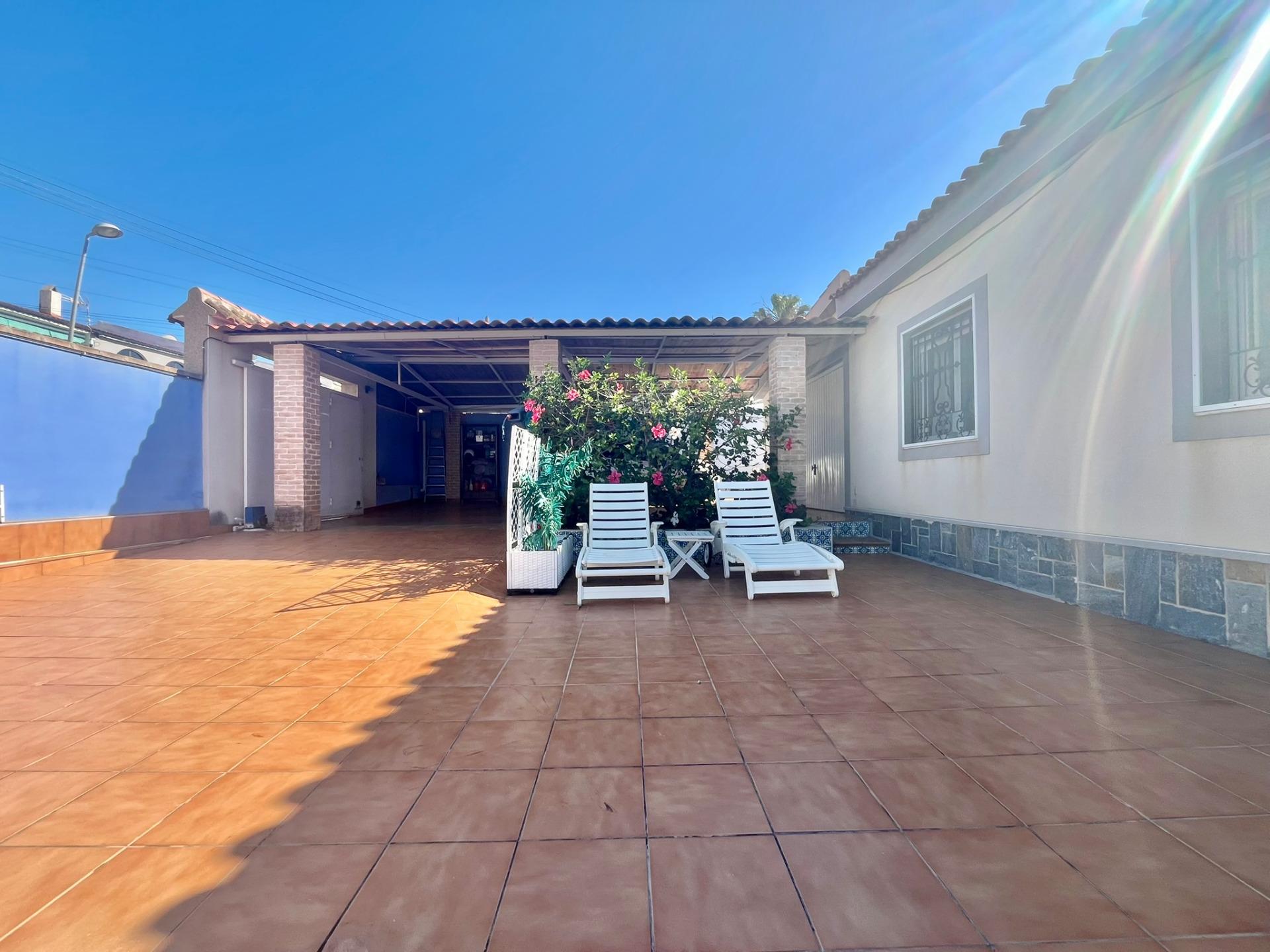 For sale - 3 Bedroom 2 Bathroom Villa in Torrevieja - Los Balcones - Los Altos Del Edén  - Alicante