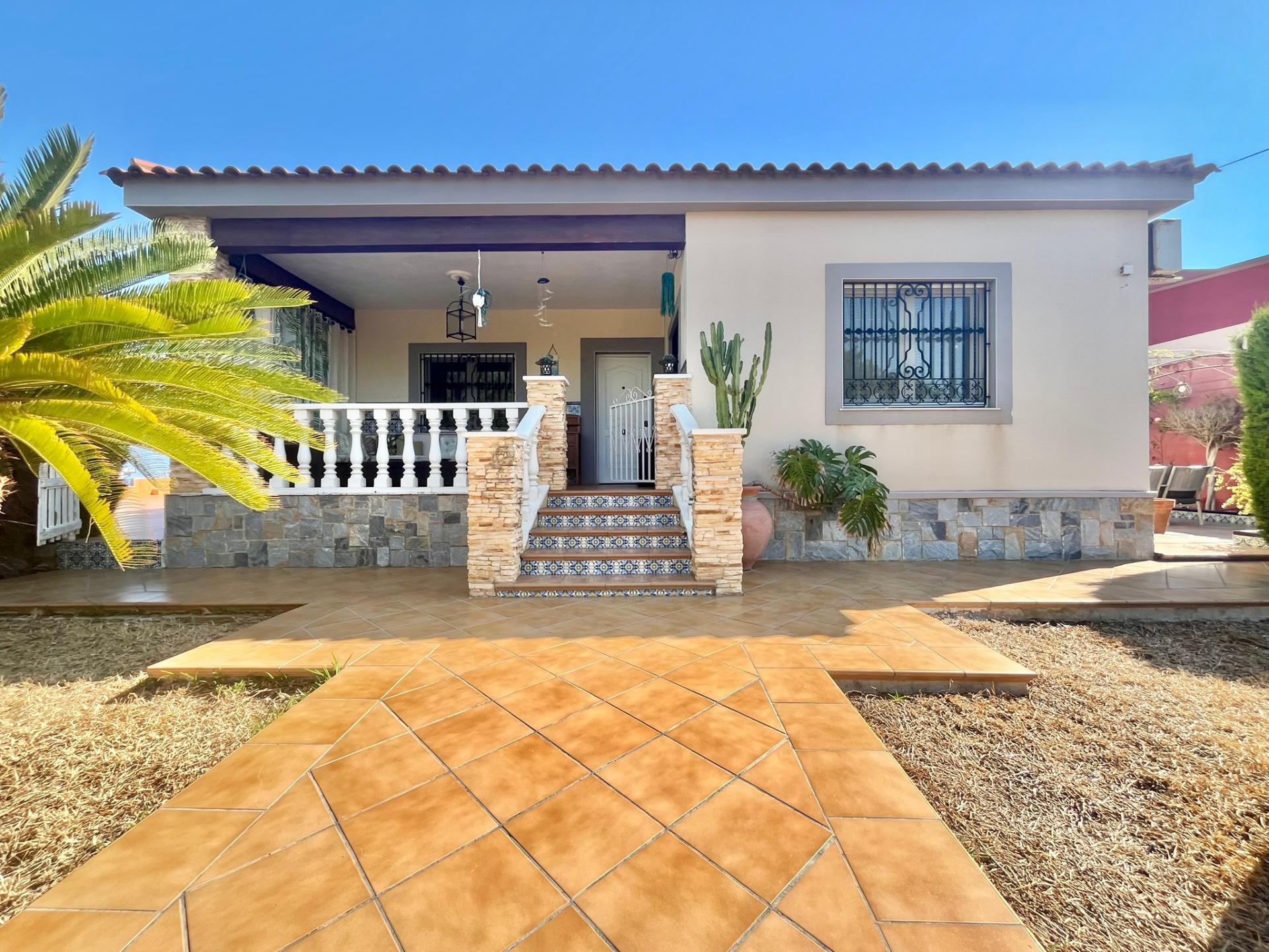 For sale - 3 Bedroom 2 Bathroom Villa in Torrevieja - Los Balcones - Los Altos Del Edén  - Alicante