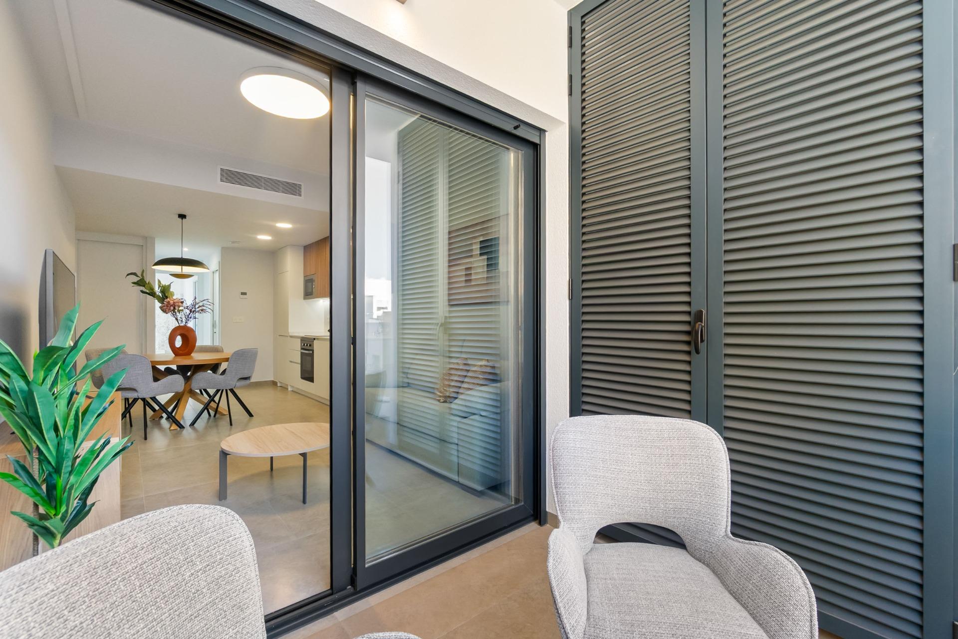 For sale - 2 Bedroom 2 Bathroom Apartment in Torrevieja - Playa Del Cura  - Alicante