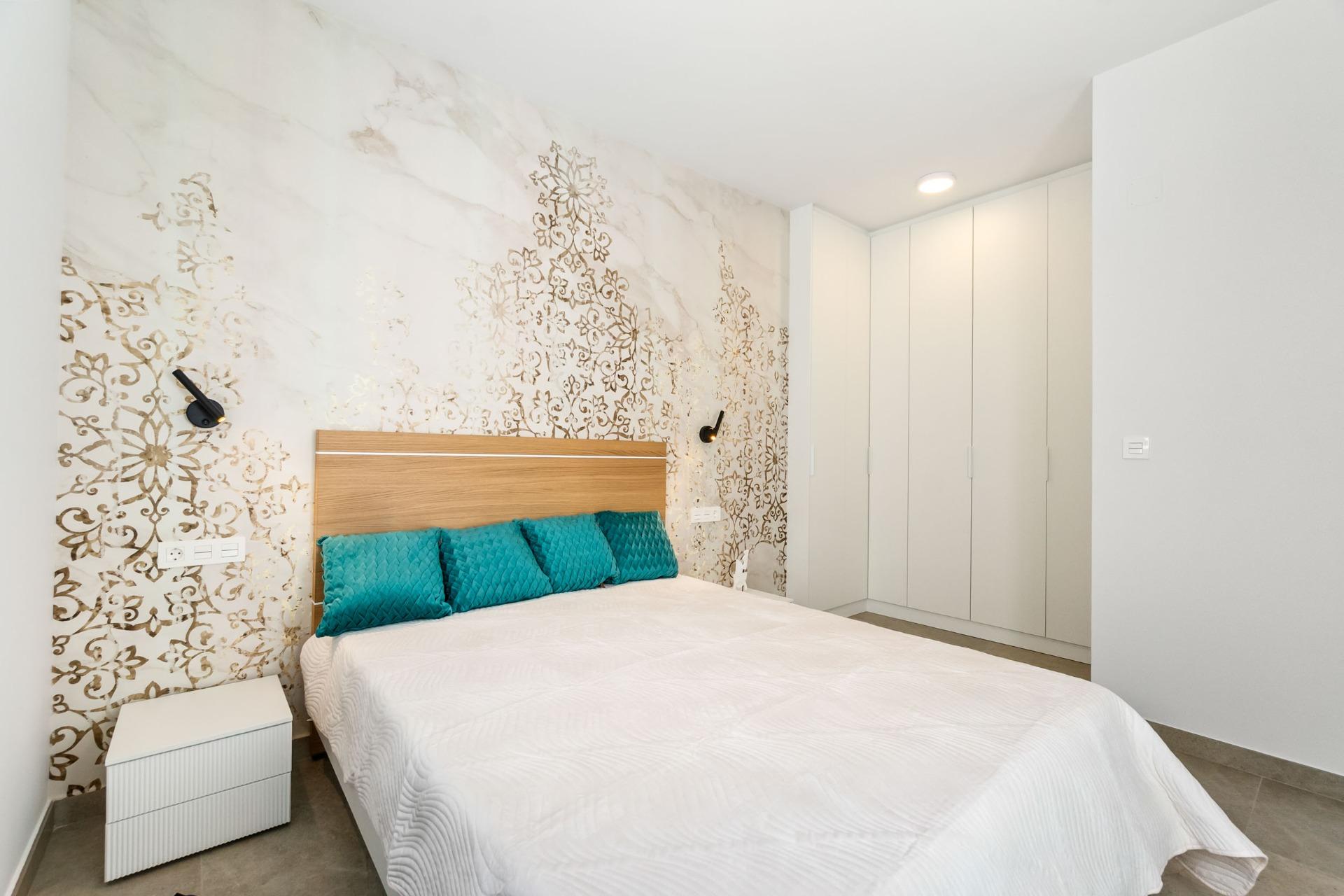 For sale - 2 Bedroom 2 Bathroom Apartment in Torrevieja - Playa Del Cura  - Alicante