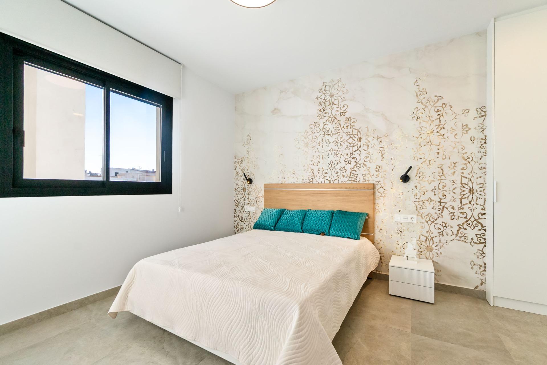 For sale - 2 Bedroom 2 Bathroom Apartment in Torrevieja - Playa Del Cura  - Alicante