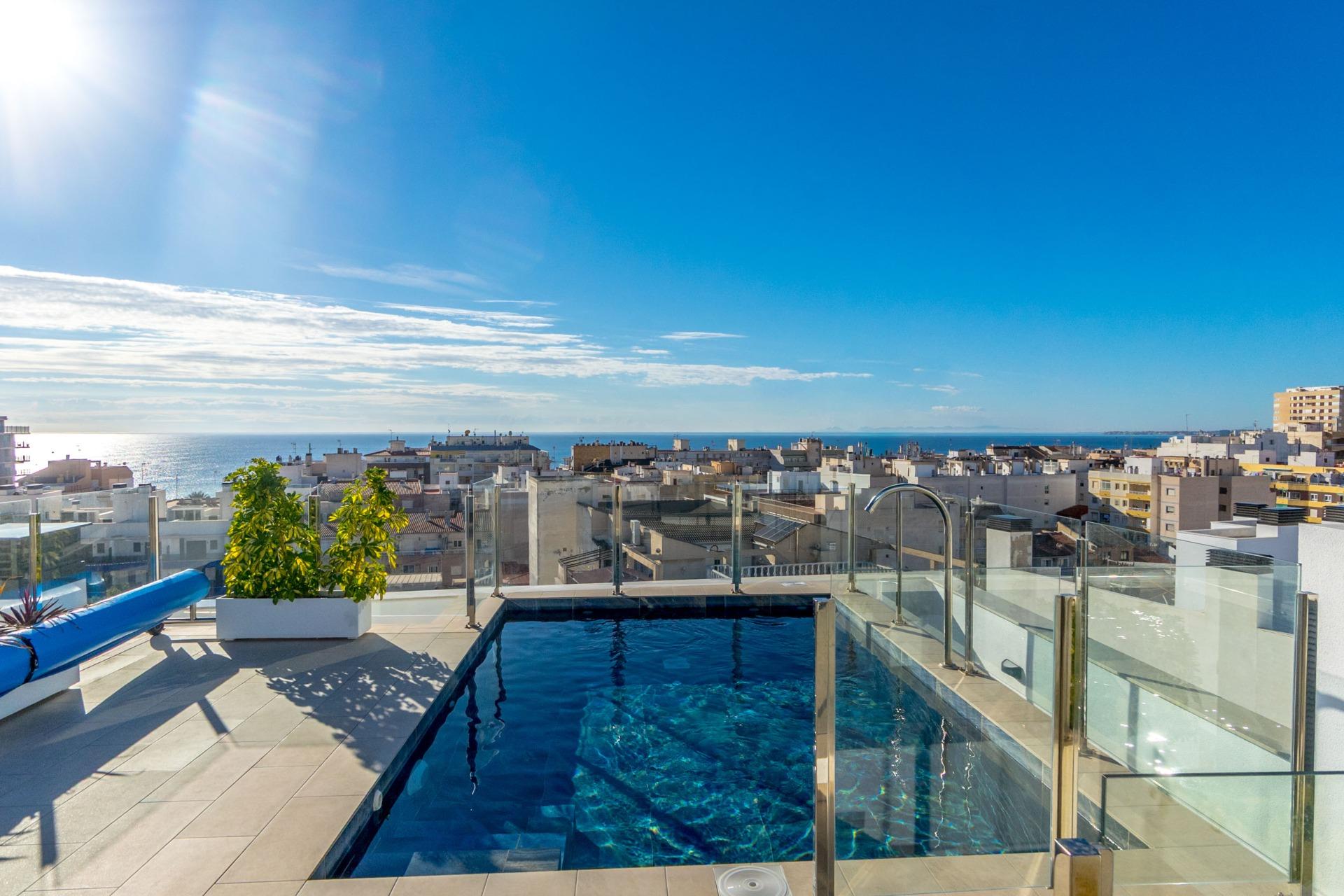 For sale - 2 Bedroom 2 Bathroom Apartment in Torrevieja - Playa Del Cura  - Alicante