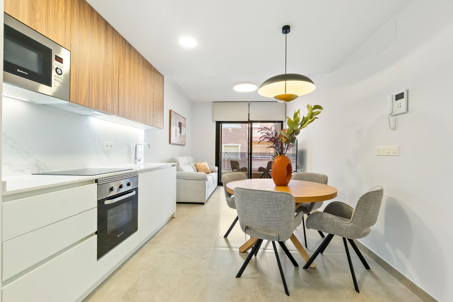 For sale - 2 Bedroom 2 Bathroom Apartment in Torrevieja - Playa Del Cura  - Alicante