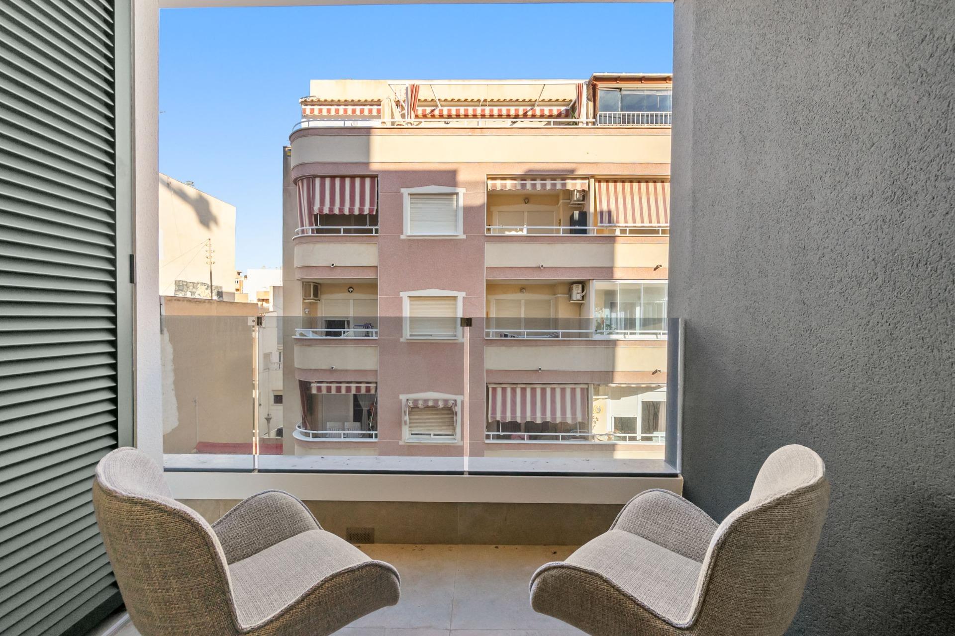 For sale - 2 Bedroom 2 Bathroom Apartment in Torrevieja - Playa Del Cura  - Alicante