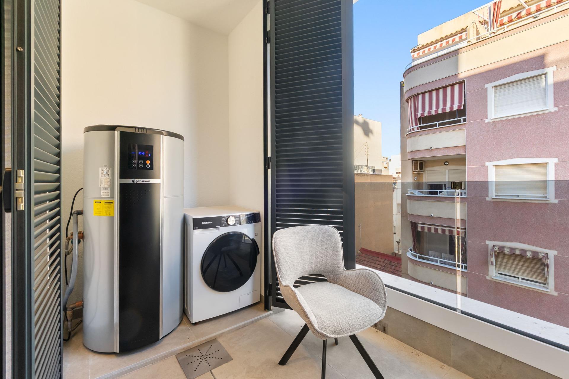 For sale - 2 Bedroom 2 Bathroom Apartment in Torrevieja - Playa Del Cura  - Alicante