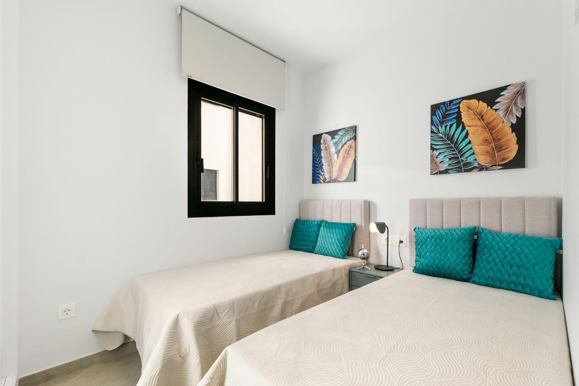 For sale - 2 Bedroom 2 Bathroom Apartment in Torrevieja - Playa Del Cura  - Alicante