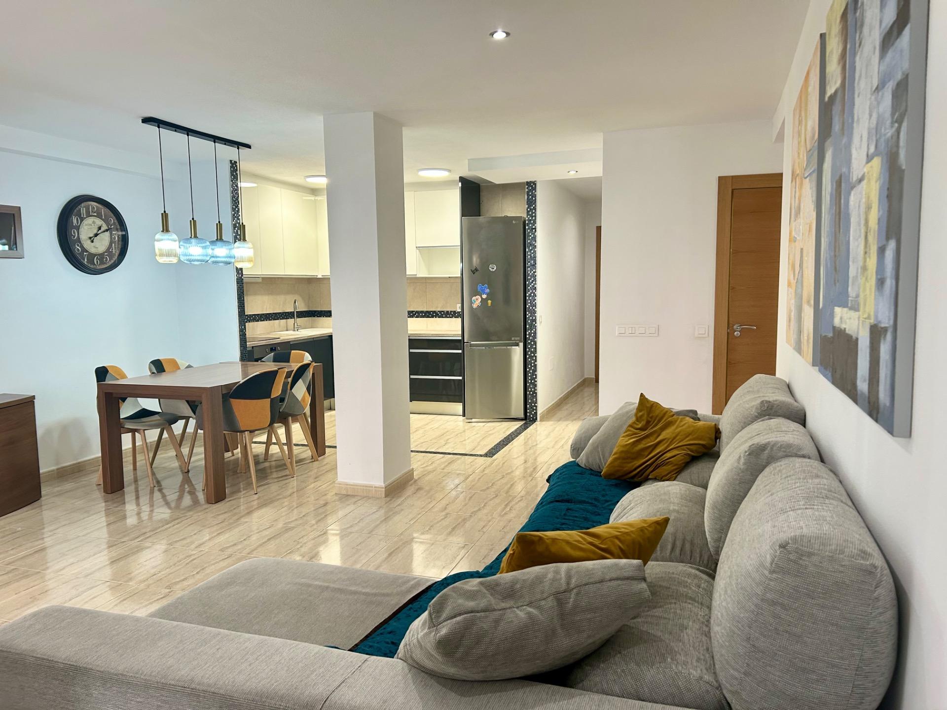 For sale - 3 Bedroom 1 Bathroom Apartment in Torrevieja - Playa Del Cura  - Alicante