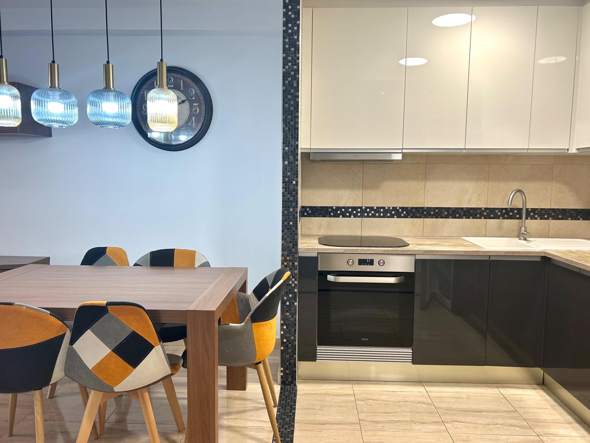 For sale - 3 Bedroom 1 Bathroom Apartment in Torrevieja - Playa Del Cura  - Alicante