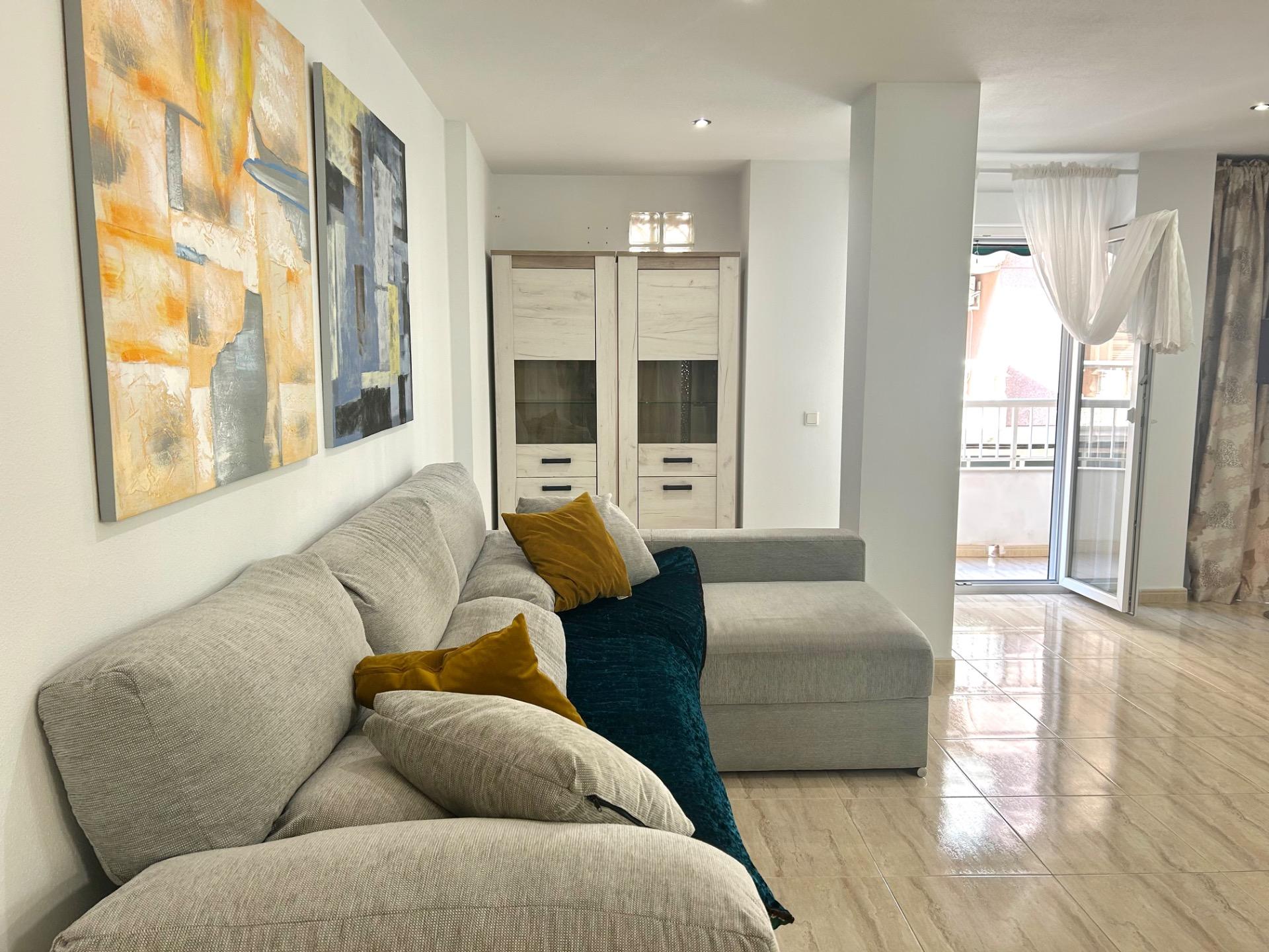 For sale - 3 Bedroom 1 Bathroom Apartment in Torrevieja - Playa Del Cura  - Alicante