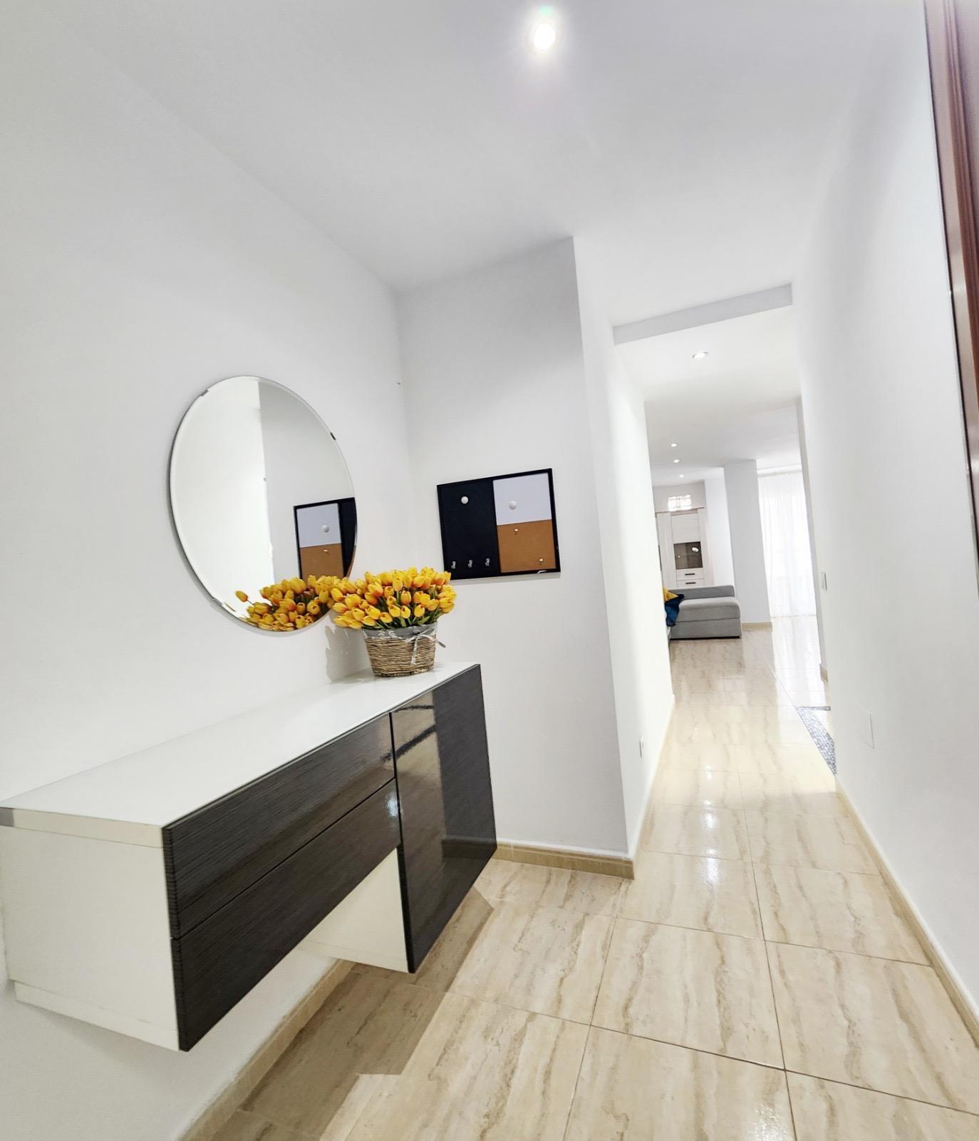 For sale - 3 Bedroom 1 Bathroom Apartment in Torrevieja - Playa Del Cura  - Alicante