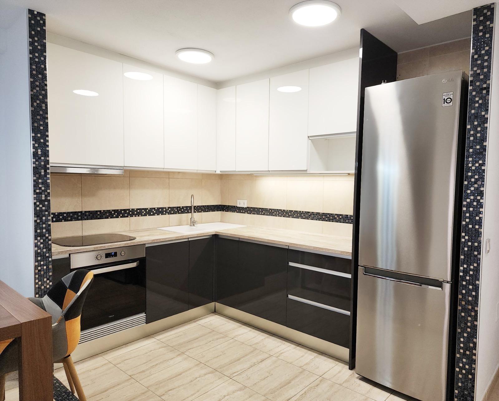 For sale - 3 Bedroom 1 Bathroom Apartment in Torrevieja - Playa Del Cura  - Alicante