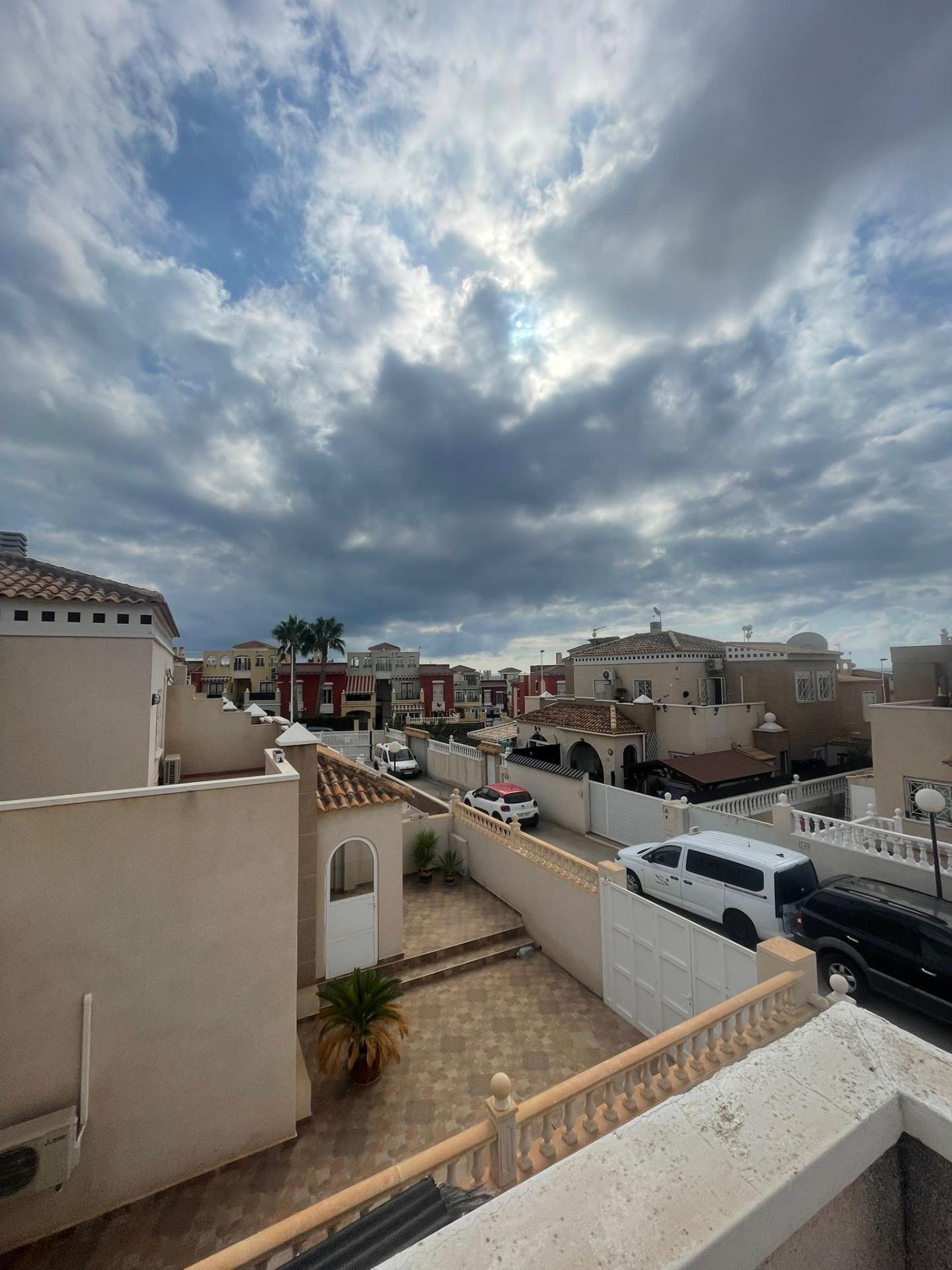 For sale - 3 Bedroom 2 Bathroom Quad House in Torrevieja - aguas nuevas  - Alicante