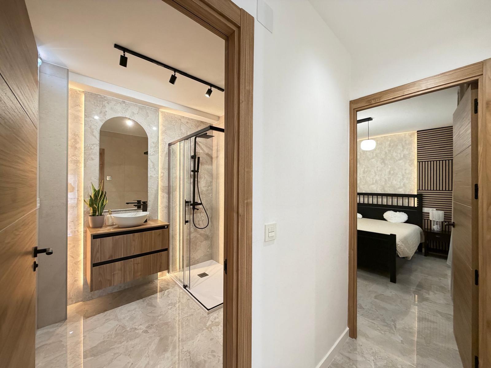 For sale - 3 Bedroom 1 Bathroom Penthouse in Torrevieja - Estacion De Autobuses  - Alicante