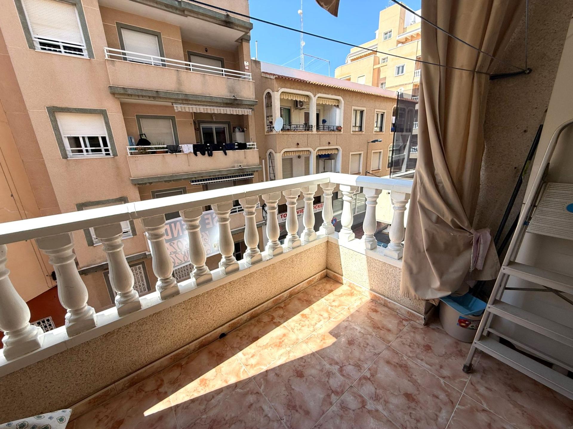 For sale - 2 Bedroom 1 Bathroom Apartment in Torrevieja - Playa Del Cura  - Alicante
