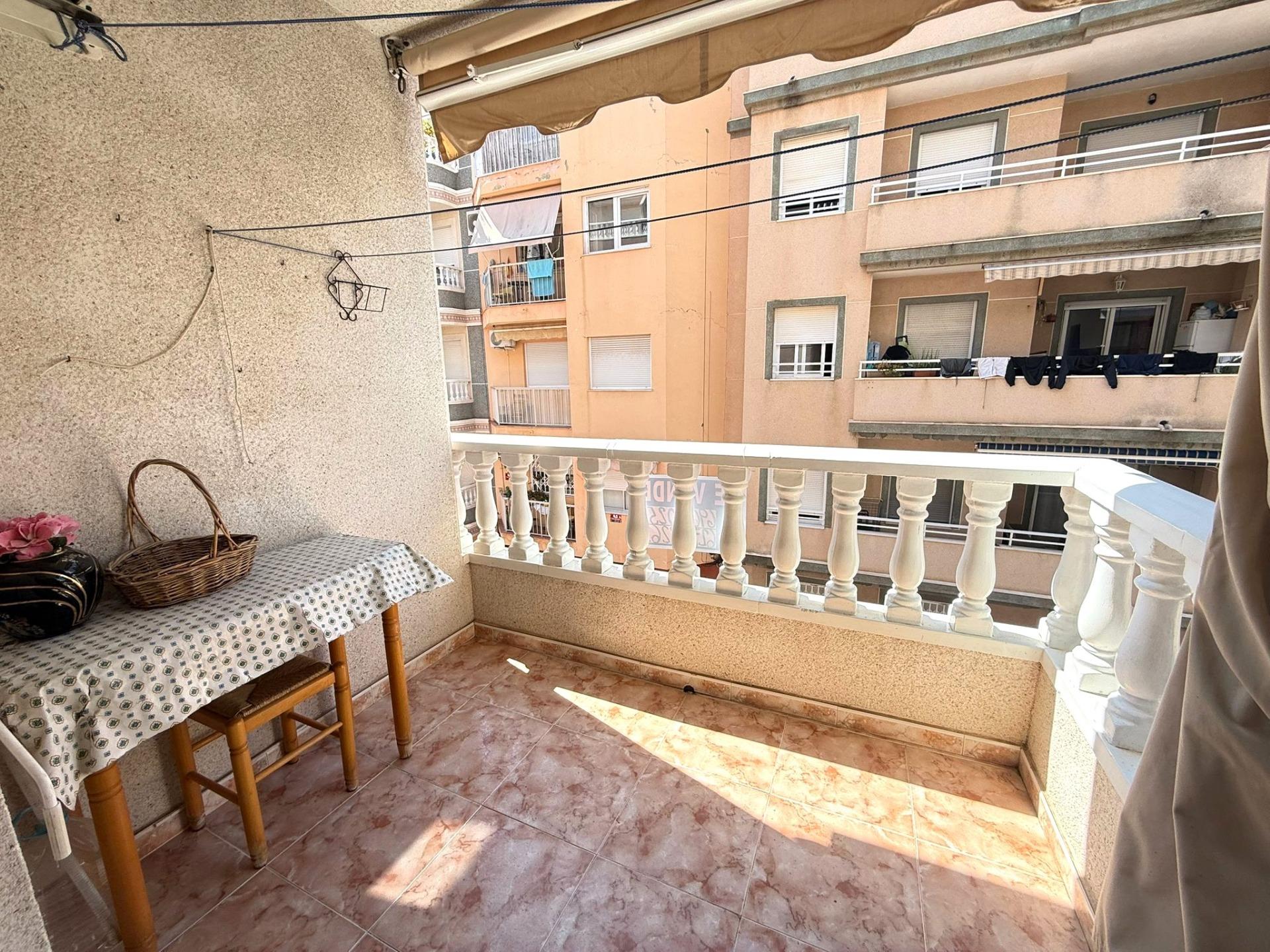For sale - 2 Bedroom 1 Bathroom Apartment in Torrevieja - Playa Del Cura  - Alicante