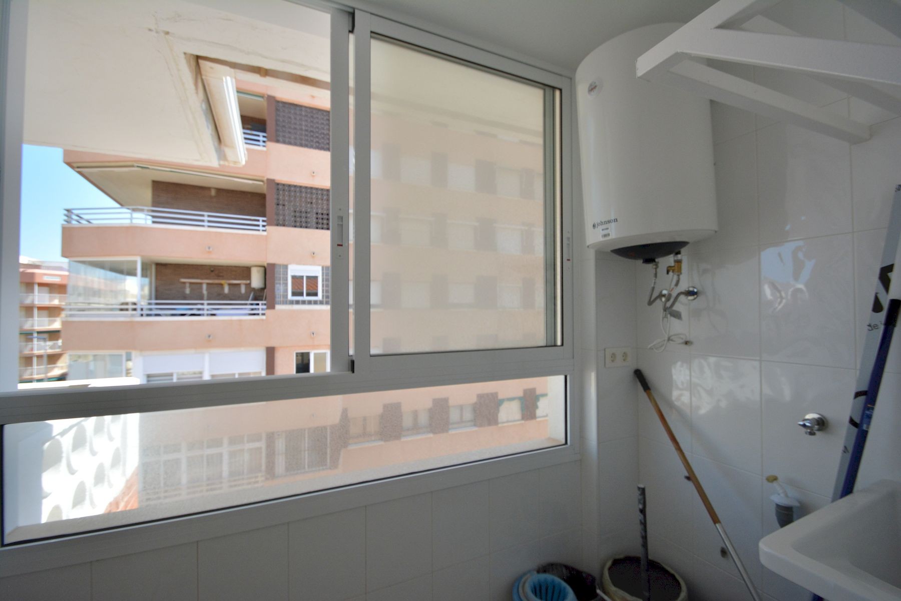 For sale - 3 Bedroom 1 Bathroom Apartment in Torrevieja - Costa Blanca  - Alicante