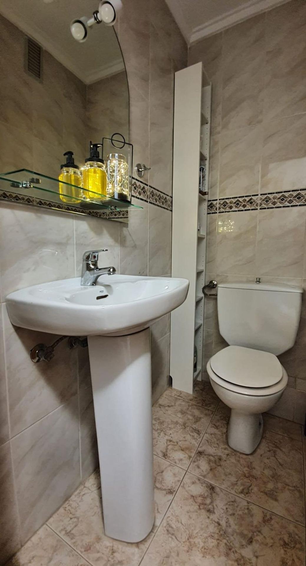 For sale - 3 Bedroom 2 Bathroom Apartment in Torrevieja - Playa De Los Locos  - Alicante