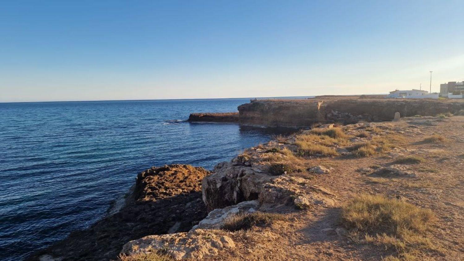 For sale - 3 Bedroom 2 Bathroom Apartment in Torrevieja - Playa De Los Locos  - Alicante