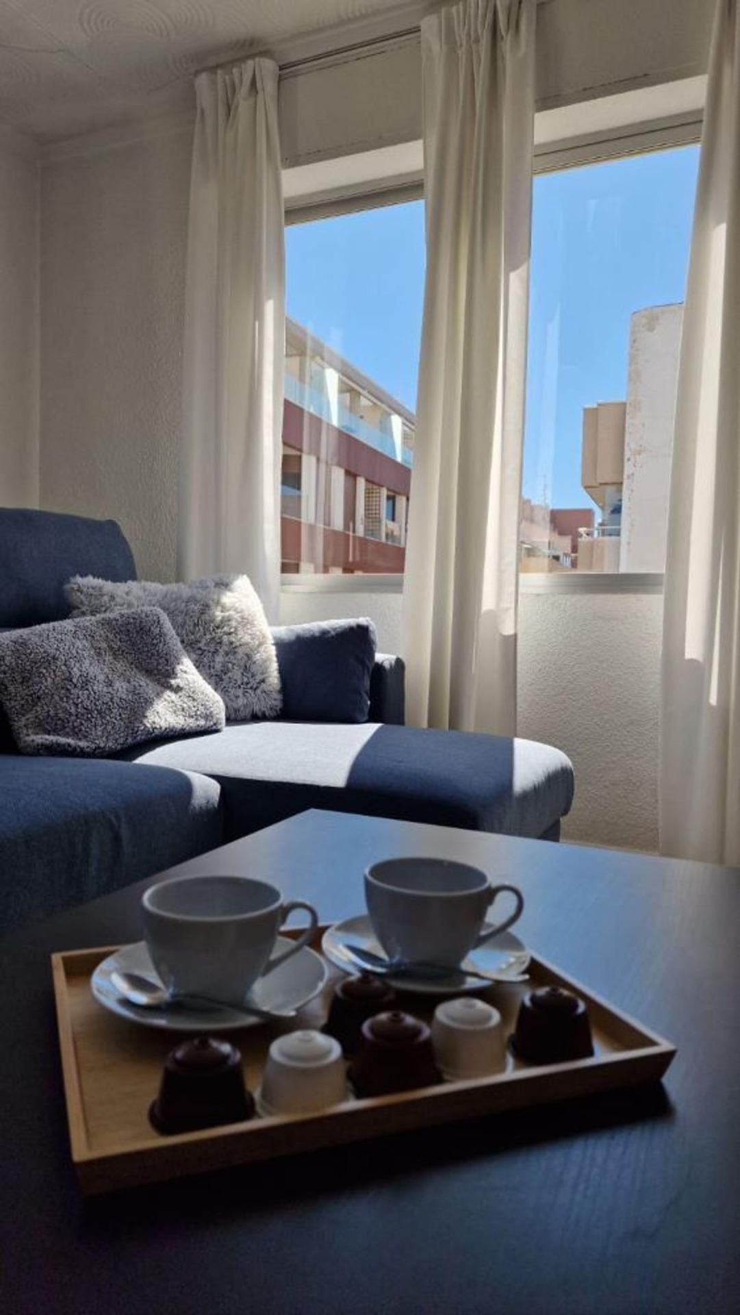 For sale - 3 Bedroom 2 Bathroom Apartment in Torrevieja - Playa De Los Locos  - Alicante