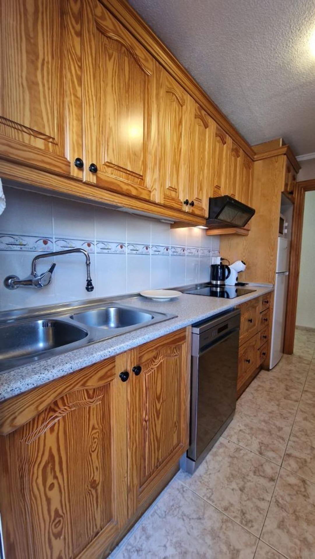 For sale - 3 Bedroom 2 Bathroom Apartment in Torrevieja - Playa De Los Locos  - Alicante