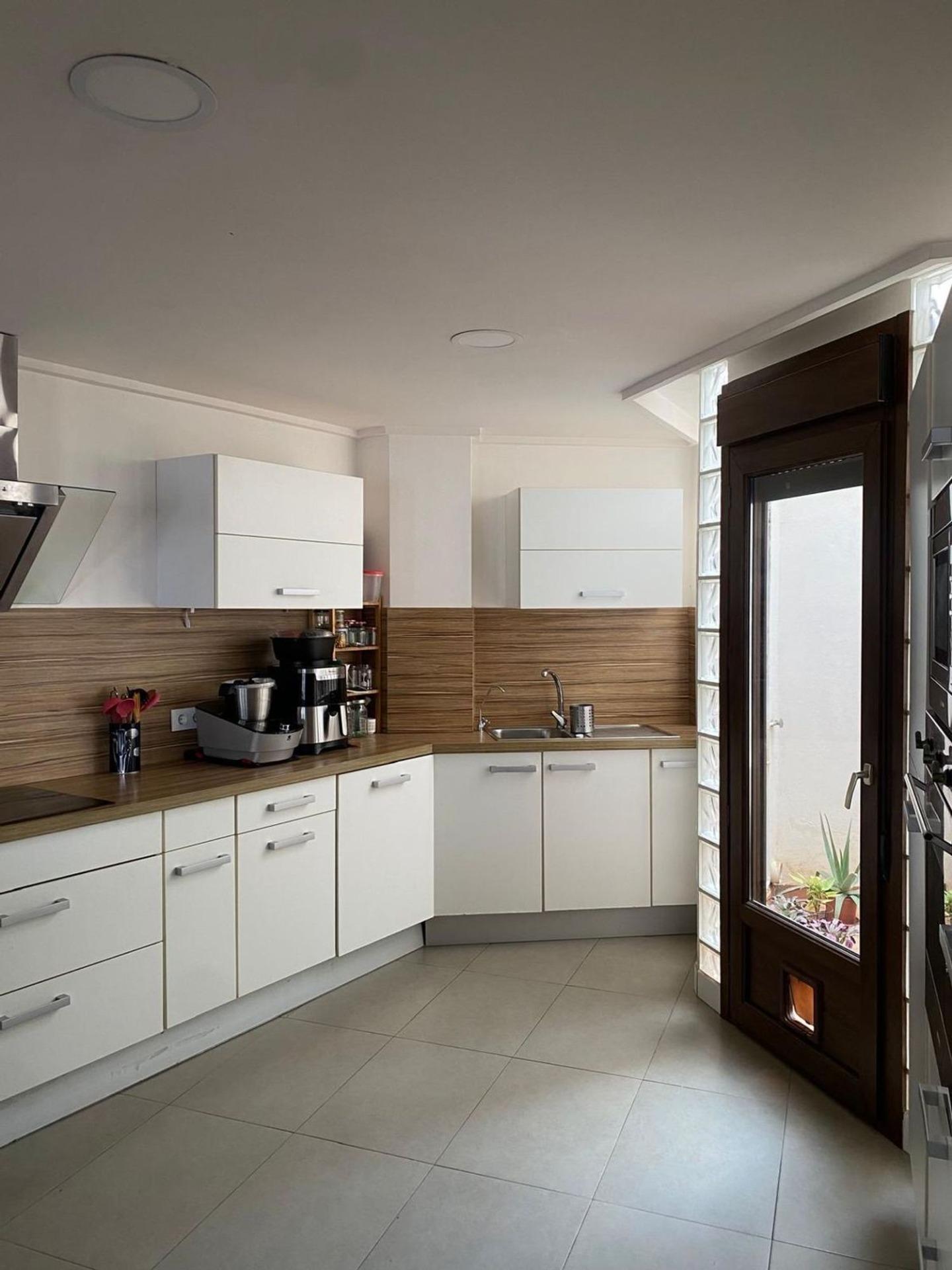 For sale - 5 Bedroom 5 Bathroom Villa in Torrevieja - Centro - Muelle Pesquero  - Alicante