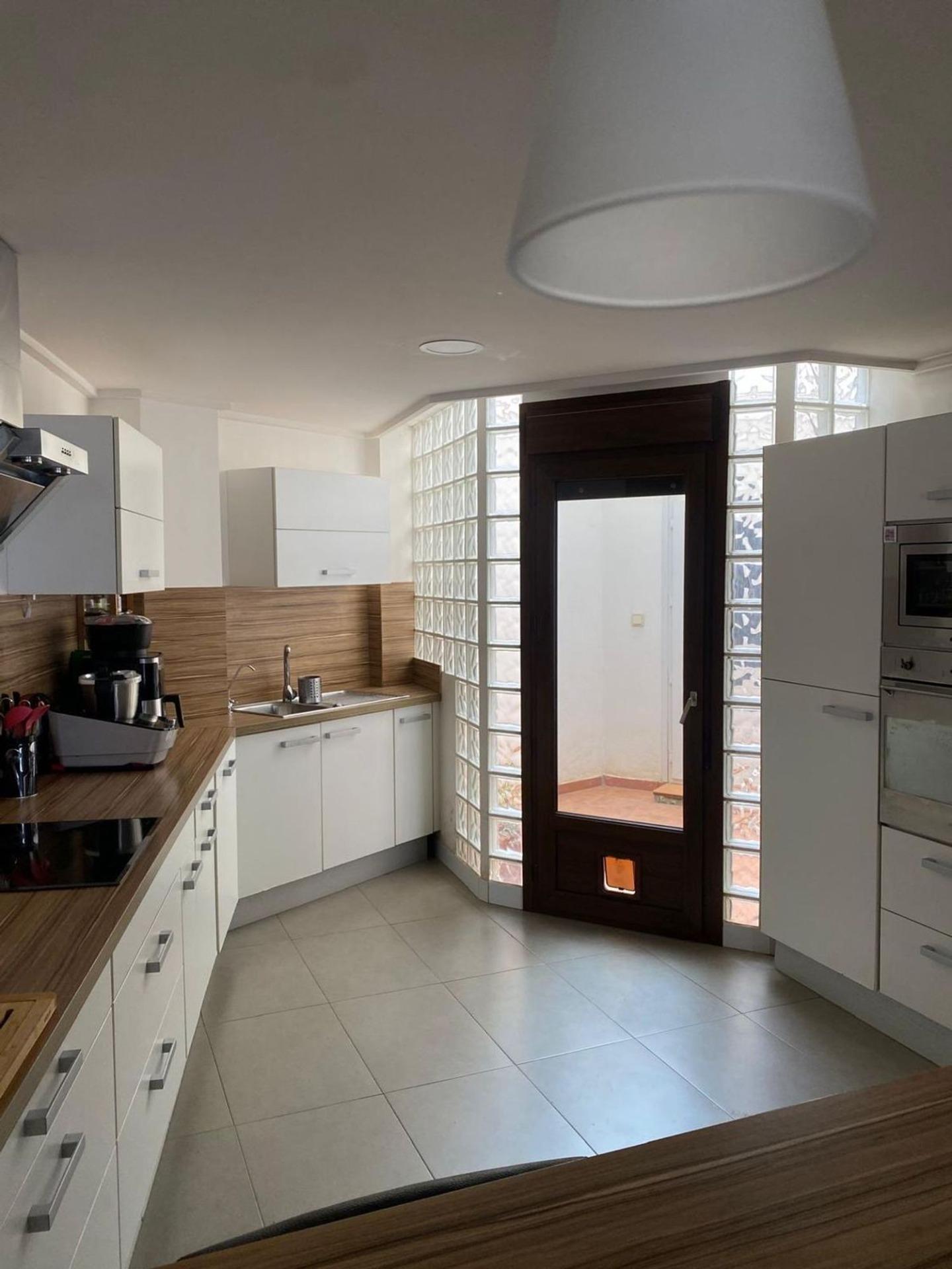 For sale - 5 Bedroom 5 Bathroom Villa in Torrevieja - Centro - Muelle Pesquero  - Alicante