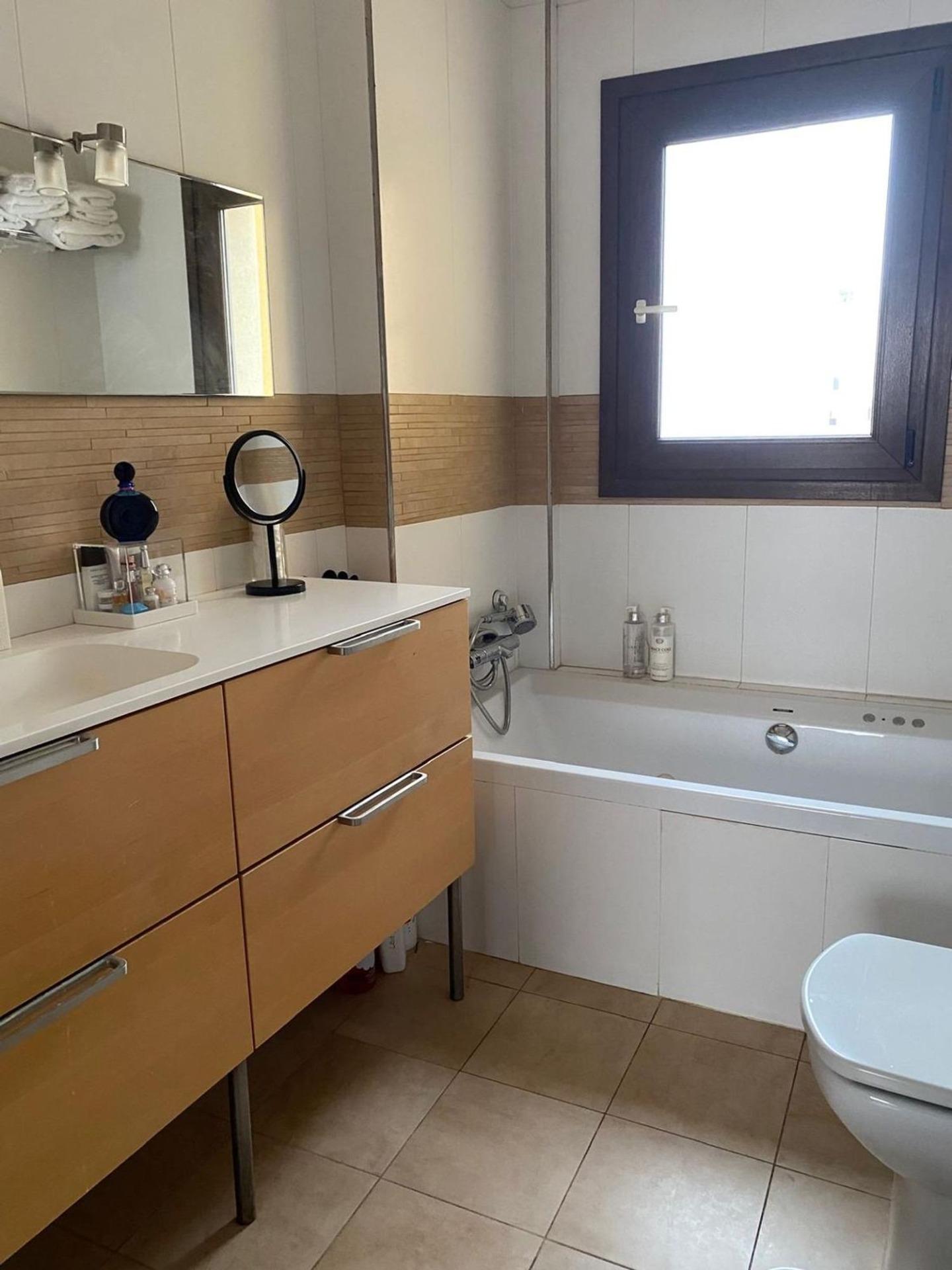 For sale - 5 Bedroom 5 Bathroom Villa in Torrevieja - Centro - Muelle Pesquero  - Alicante