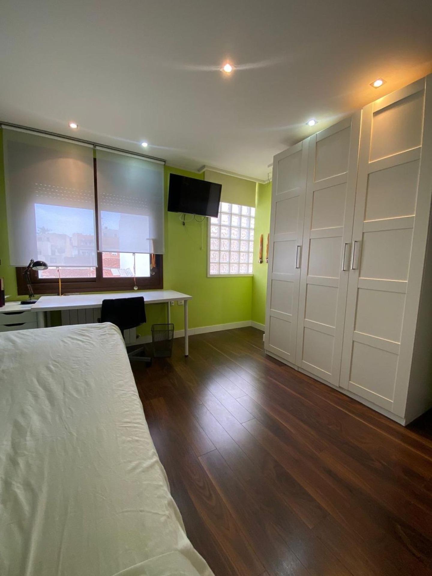 For sale - 5 Bedroom 5 Bathroom Villa in Torrevieja - Centro - Muelle Pesquero  - Alicante