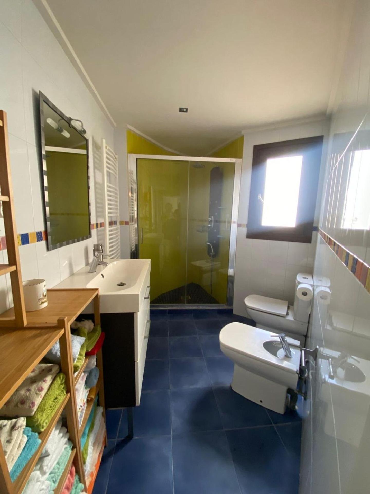 For sale - 5 Bedroom 5 Bathroom Villa in Torrevieja - Centro - Muelle Pesquero  - Alicante