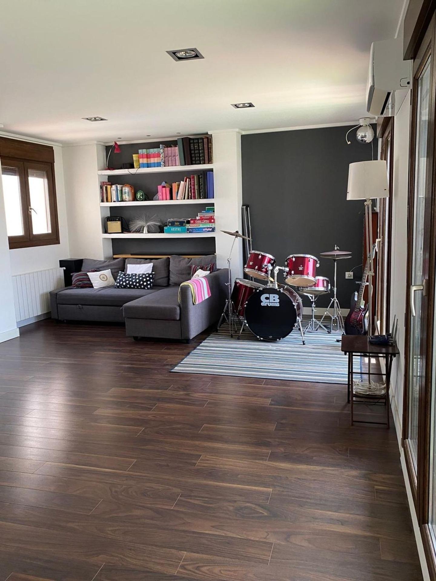 For sale - 5 Bedroom 5 Bathroom Villa in Torrevieja - Centro - Muelle Pesquero  - Alicante