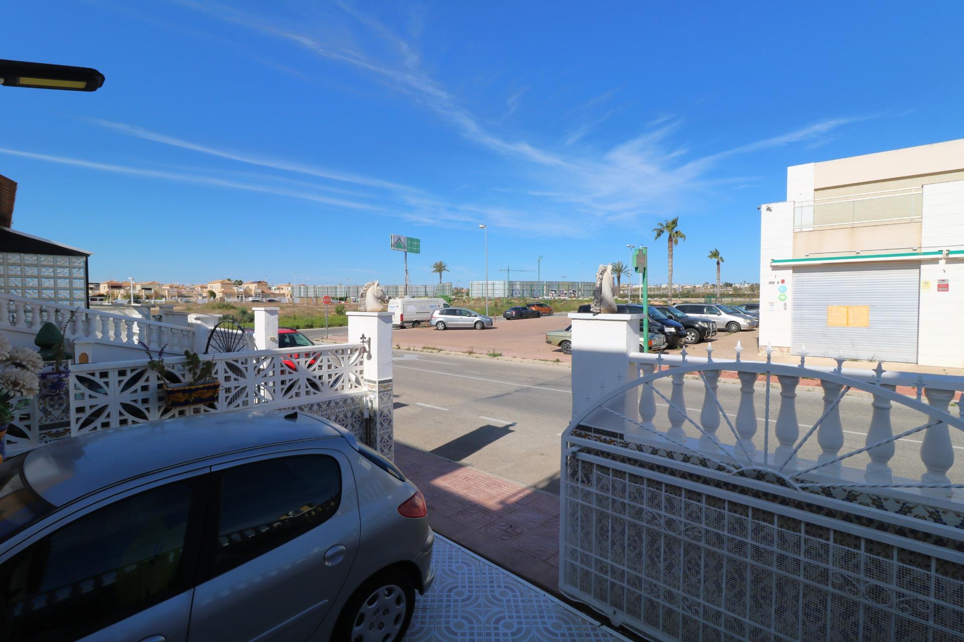 For sale - 2 Bedroom 1 Bathroom Townhouse in Torrevieja - El Limonar  - Alicante