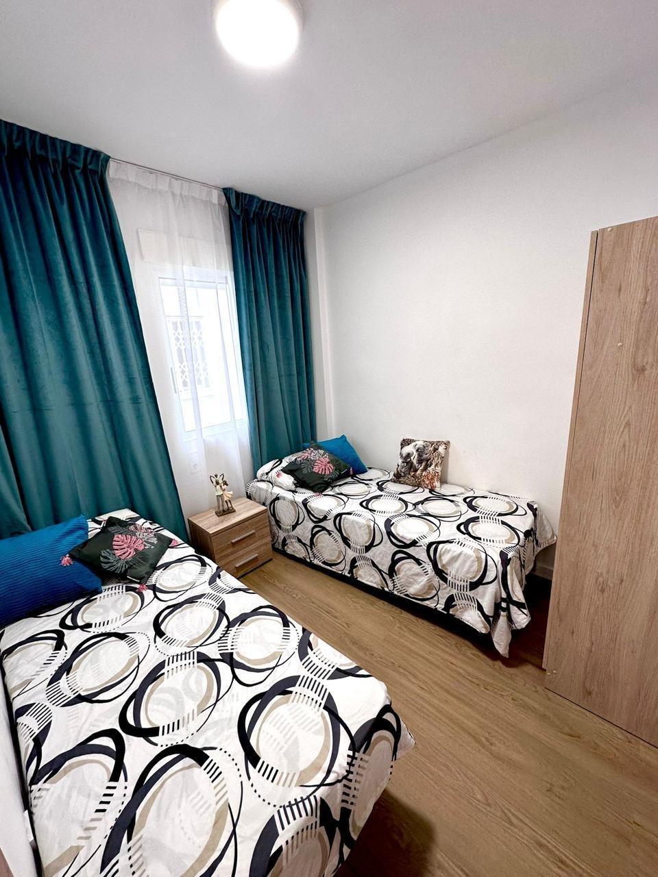 For sale - 2 Bedroom 1 Bathroom Apartment in Torrevieja - Playa Del Cura  - Alicante