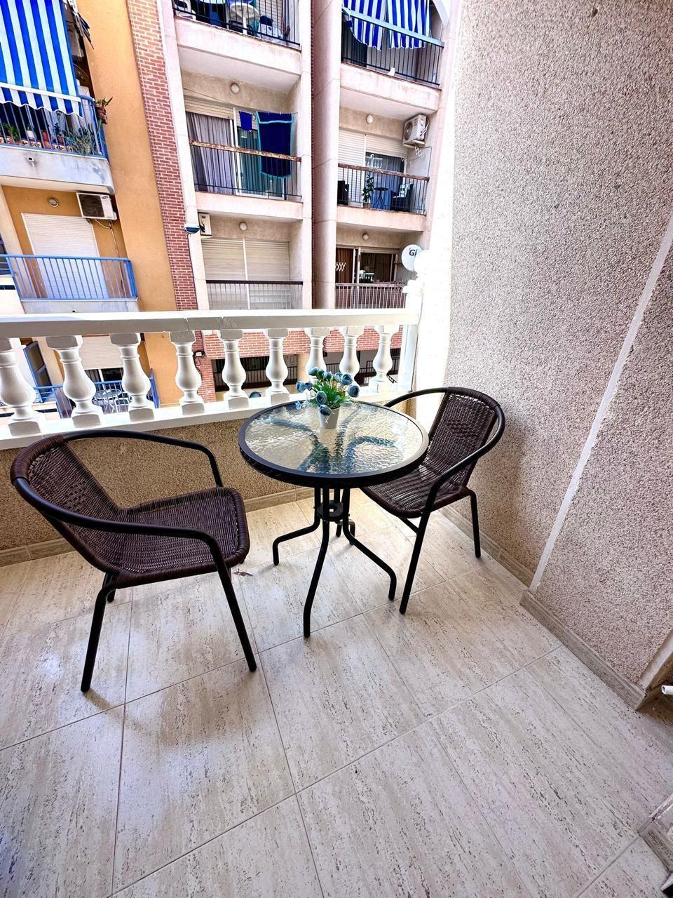 For sale - 2 Bedroom 1 Bathroom Apartment in Torrevieja - Playa Del Cura  - Alicante