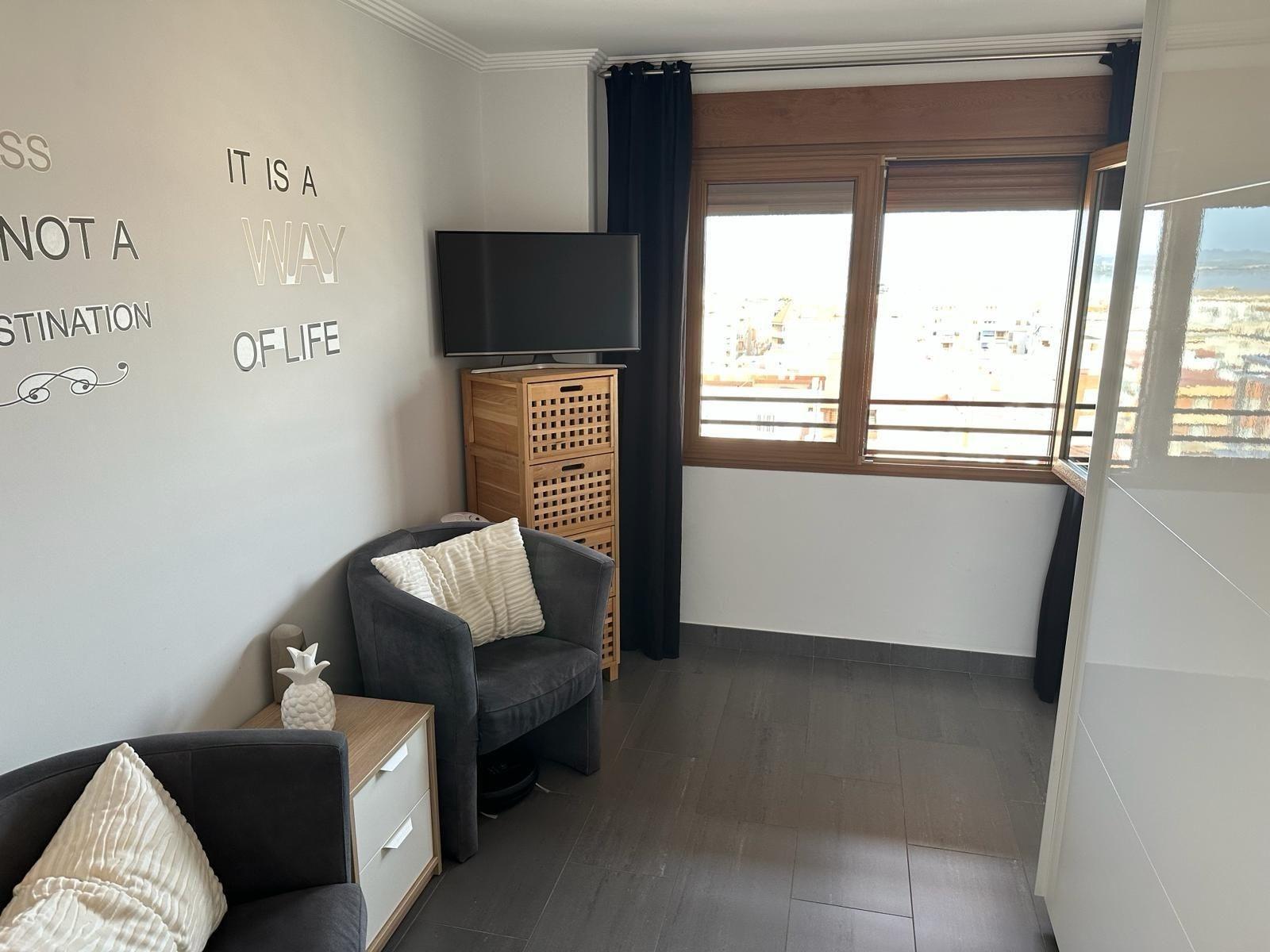 For sale - 2 Bedroom 1 Bathroom Penthouse in Torrevieja - El Acequión - Los Náufragos  - Alicante