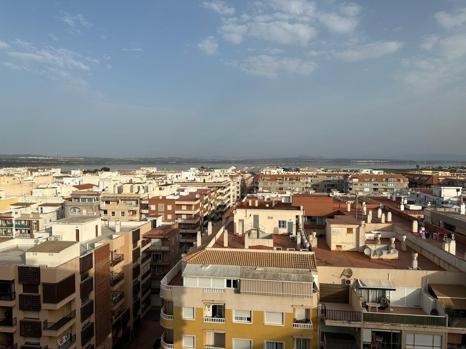 For sale - 2 Bedroom 1 Bathroom Penthouse in Torrevieja - El Acequión - Los Náufragos  - Alicante
