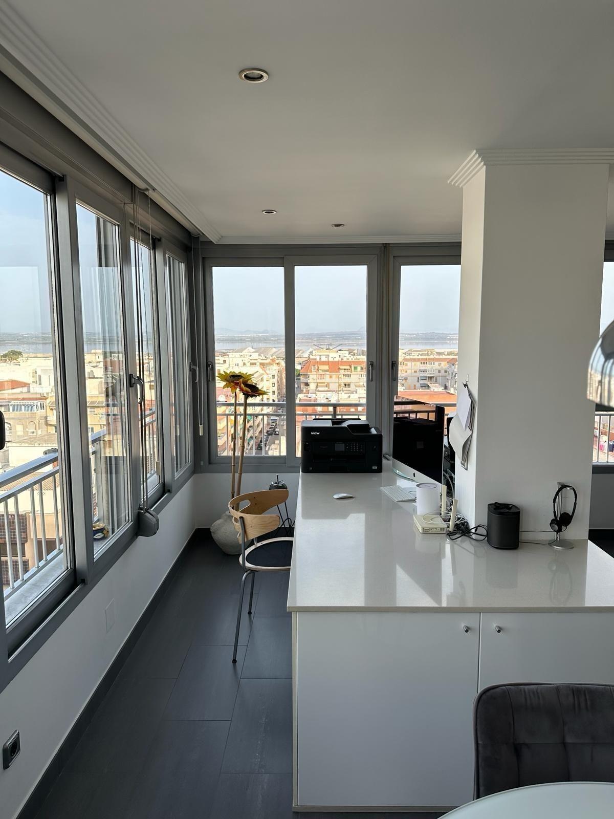 For sale - 2 Bedroom 1 Bathroom Penthouse in Torrevieja - El Acequión - Los Náufragos  - Alicante