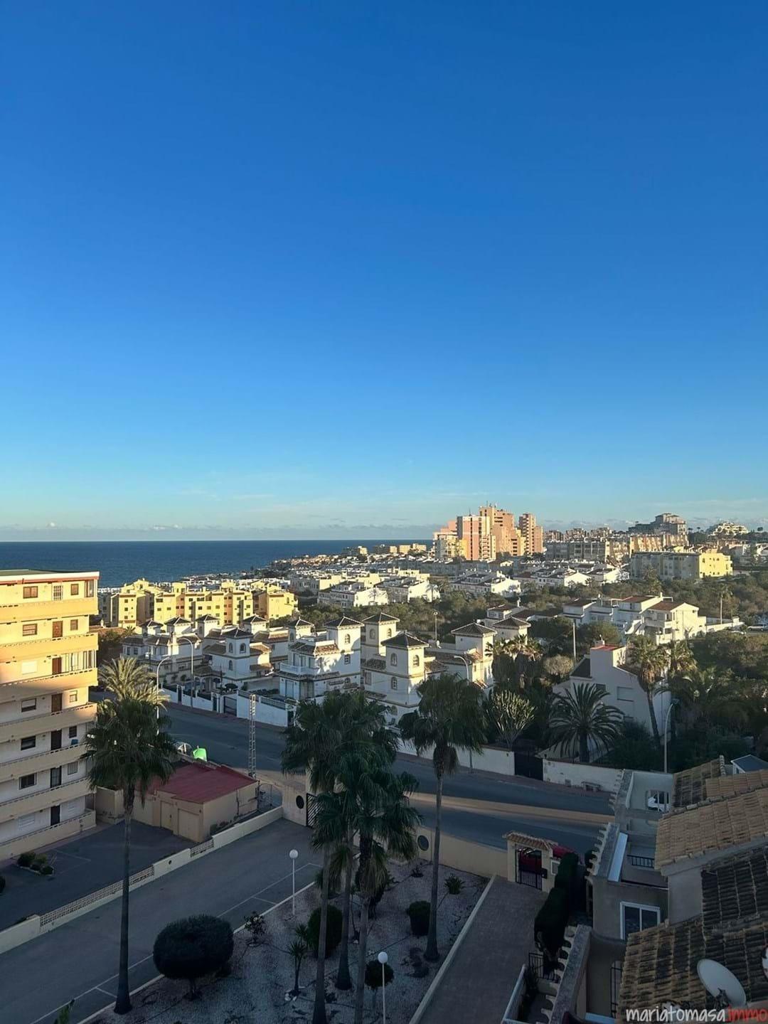 For sale - 2 Bedroom 1 Bathroom Penthouse in Torrevieja - Torreblanca  - Alicante