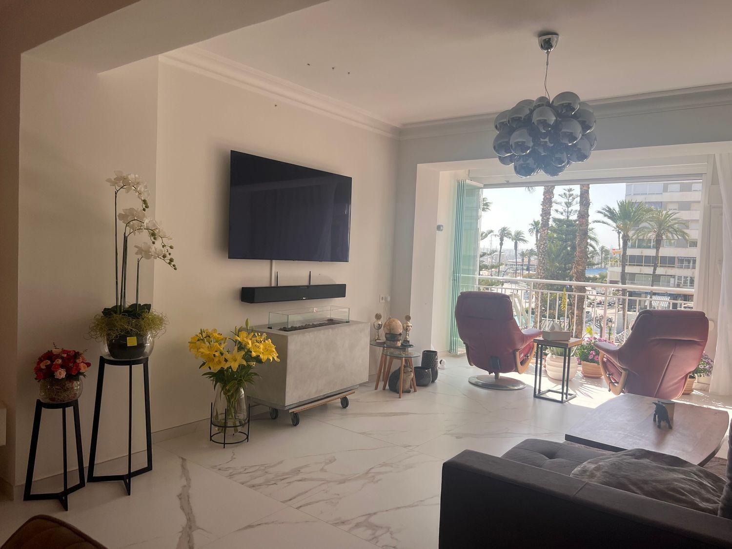 For sale - 3 Bedroom 2 Bathroom Apartment in Torrevieja - Torrevieja  - Alicante