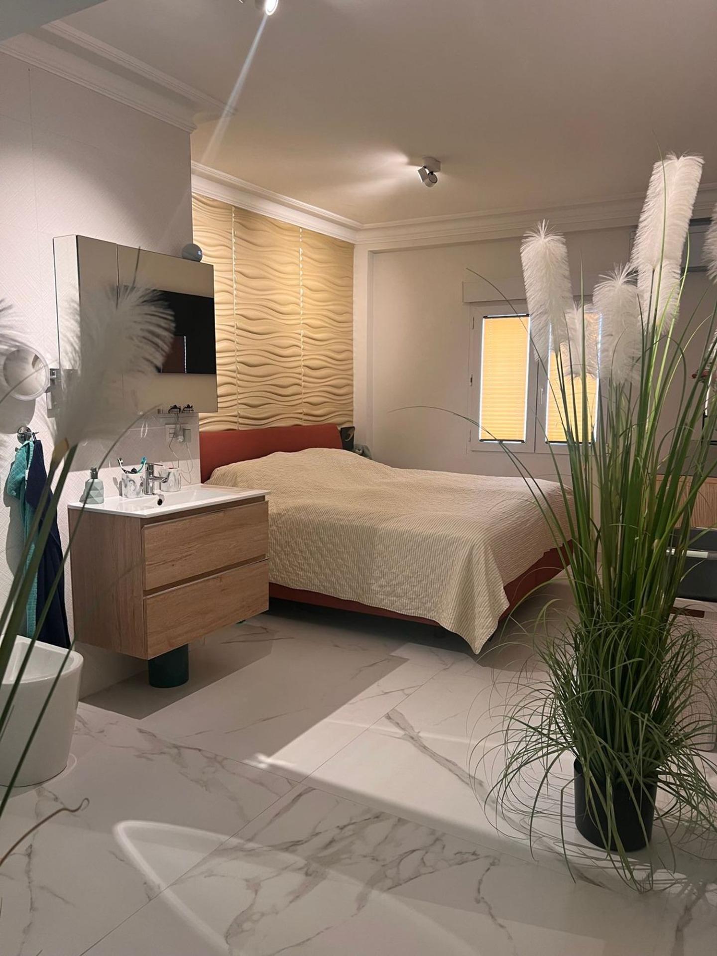 For sale - 3 Bedroom 2 Bathroom Apartment in Torrevieja - Torrevieja  - Alicante