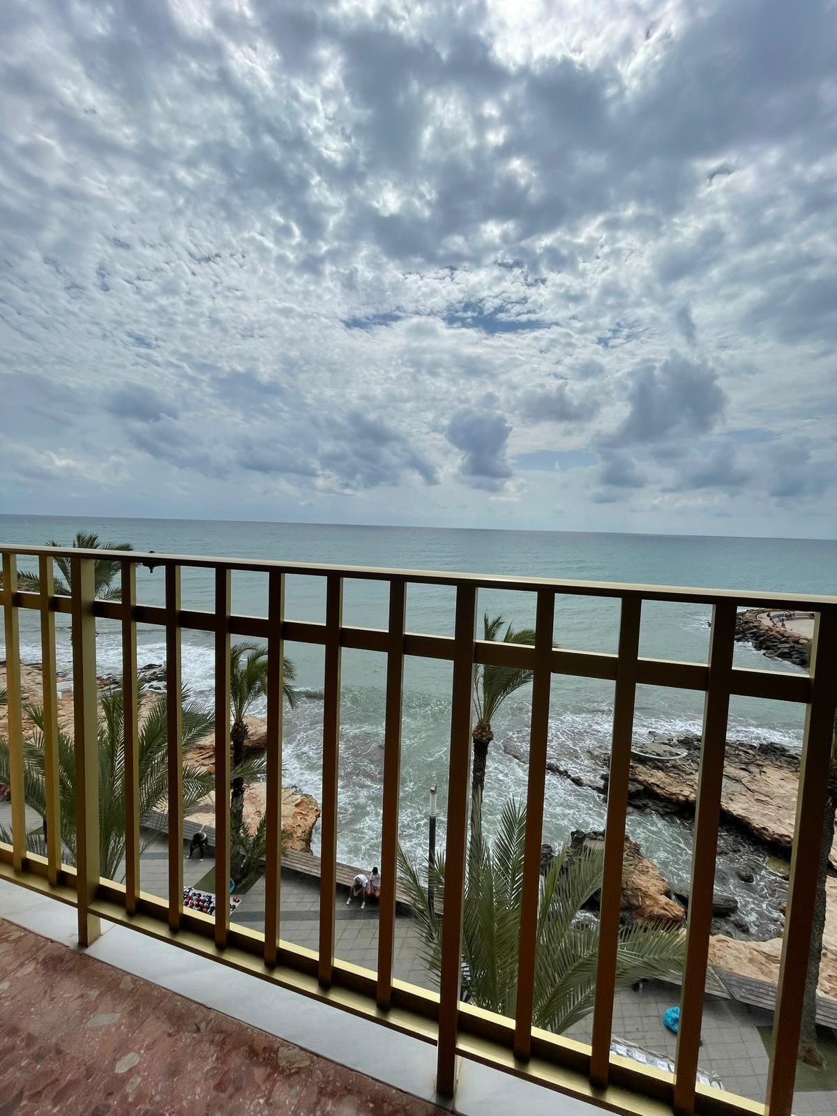 For sale - 4 Bedroom 3 Bathroom Apartment in Torrevieja - Las Piscinas Naturales  - Alicante