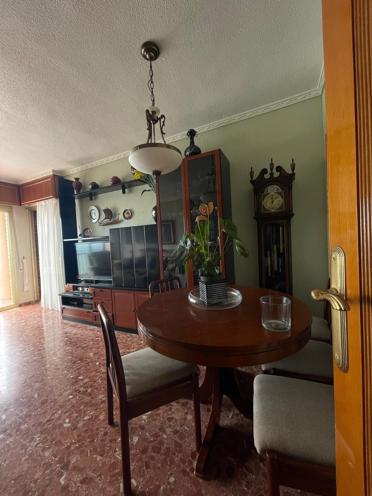 For sale - 4 Bedroom 3 Bathroom Apartment in Torrevieja - Las Piscinas Naturales  - Alicante