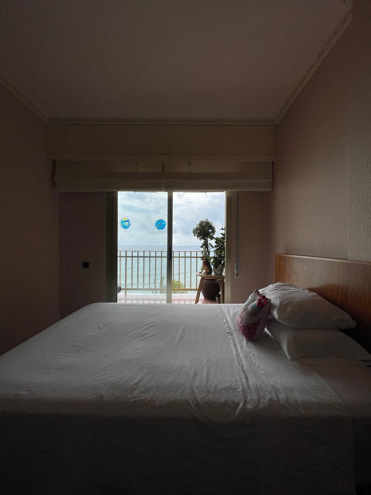 For sale - 4 Bedroom 3 Bathroom Apartment in Torrevieja - Las Piscinas Naturales  - Alicante