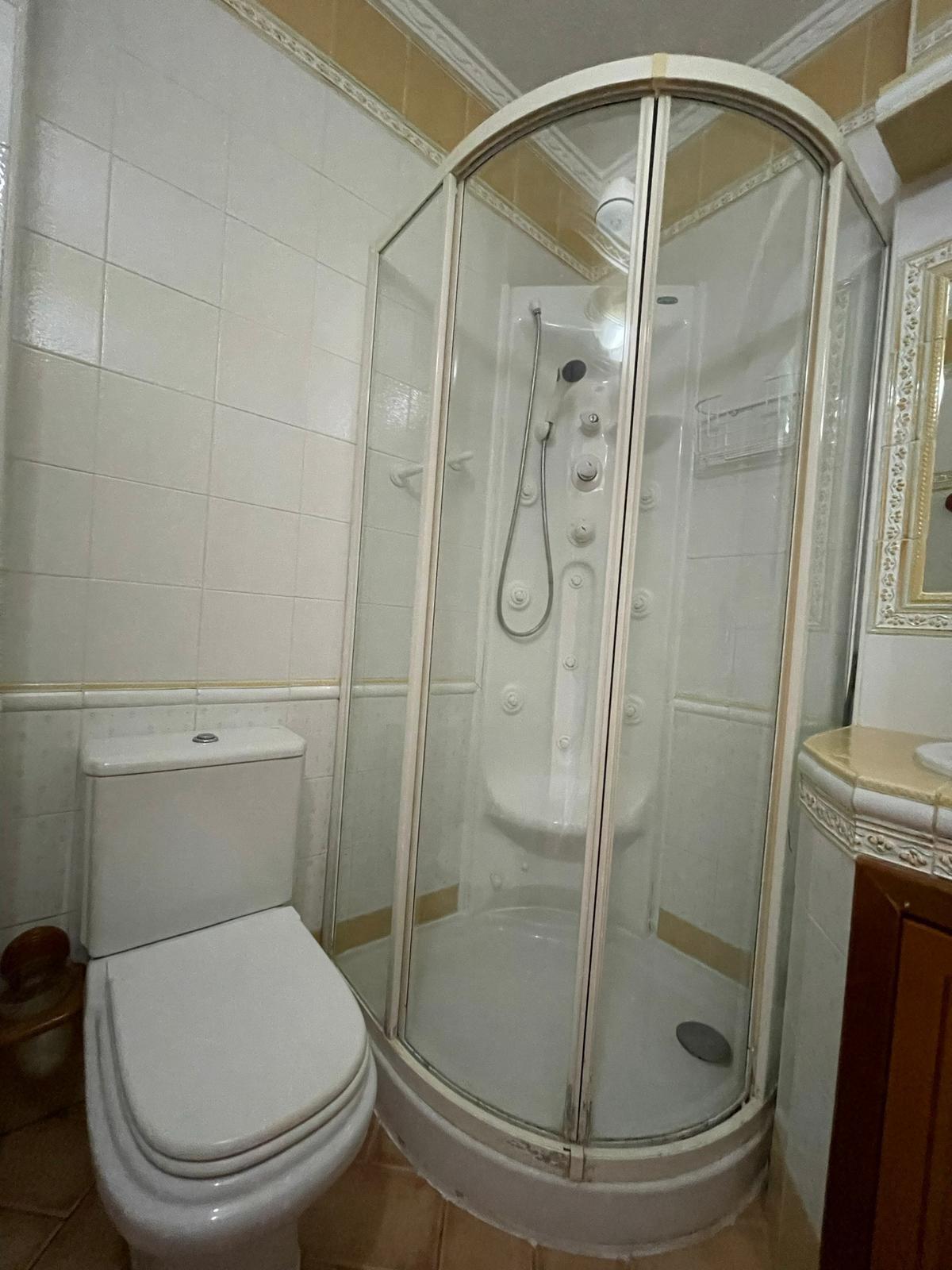 For sale - 4 Bedroom 3 Bathroom Apartment in Torrevieja - Las Piscinas Naturales  - Alicante