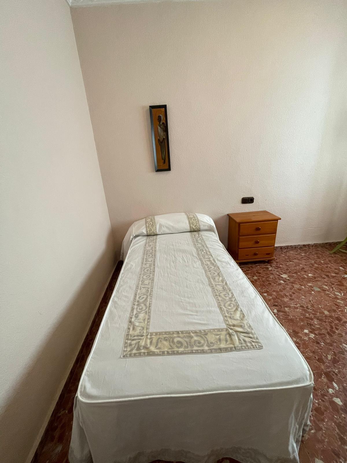 For sale - 4 Bedroom 3 Bathroom Apartment in Torrevieja - Las Piscinas Naturales  - Alicante