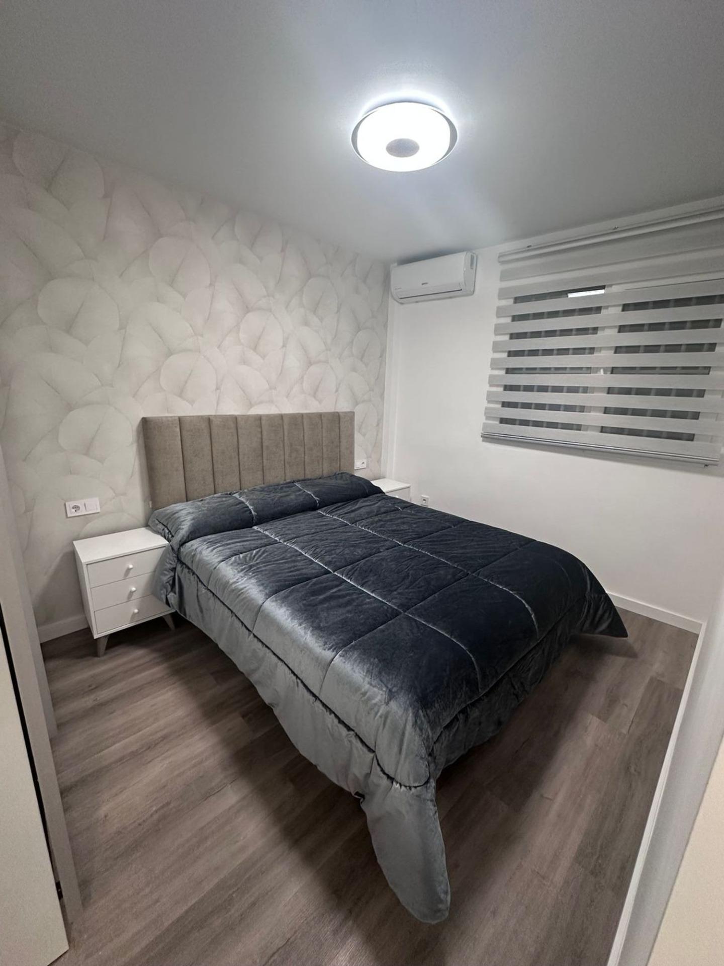 For sale - 3 Bedroom 1 Bathroom Apartment in Torrevieja - Estacion De Autobuses  - Alicante